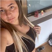 Profesora de apoyo imparte todas las asignaturas hasta niños de 12 años